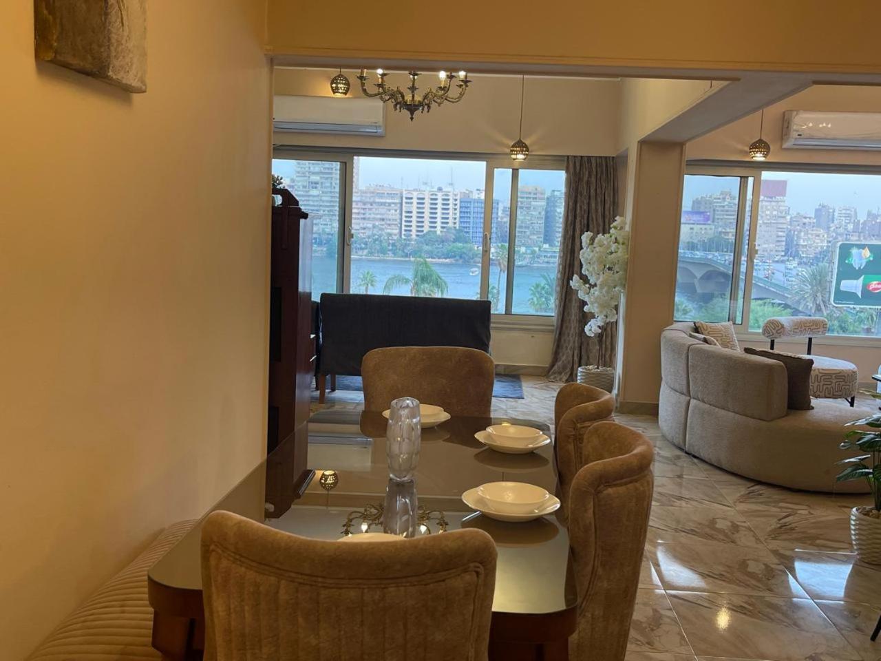 Apartment In Giza Beside Four Seasons