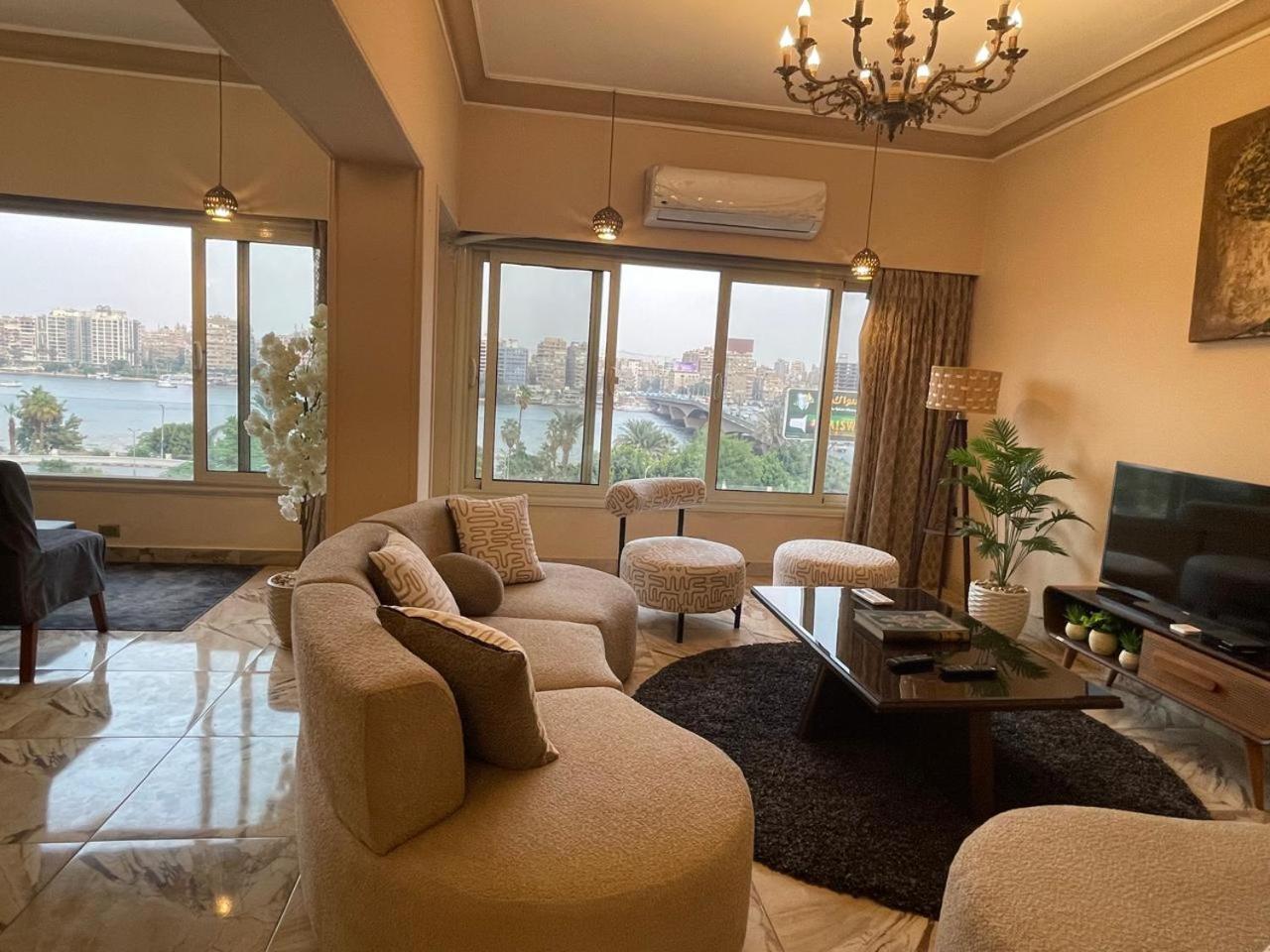 Apartment In Giza Beside Four Seasons